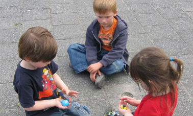 teaching play skills to children with autism